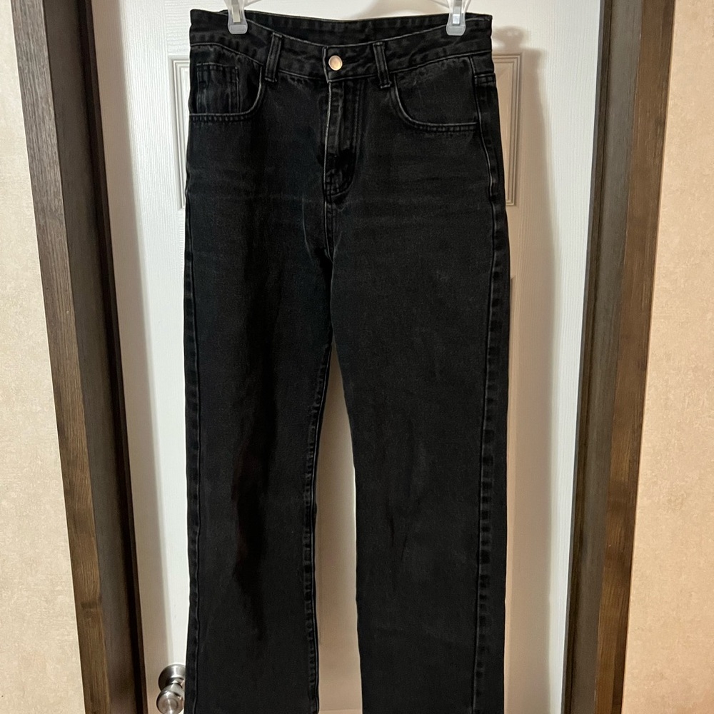 Black Boyfriend Jeans with High-Rise Waist